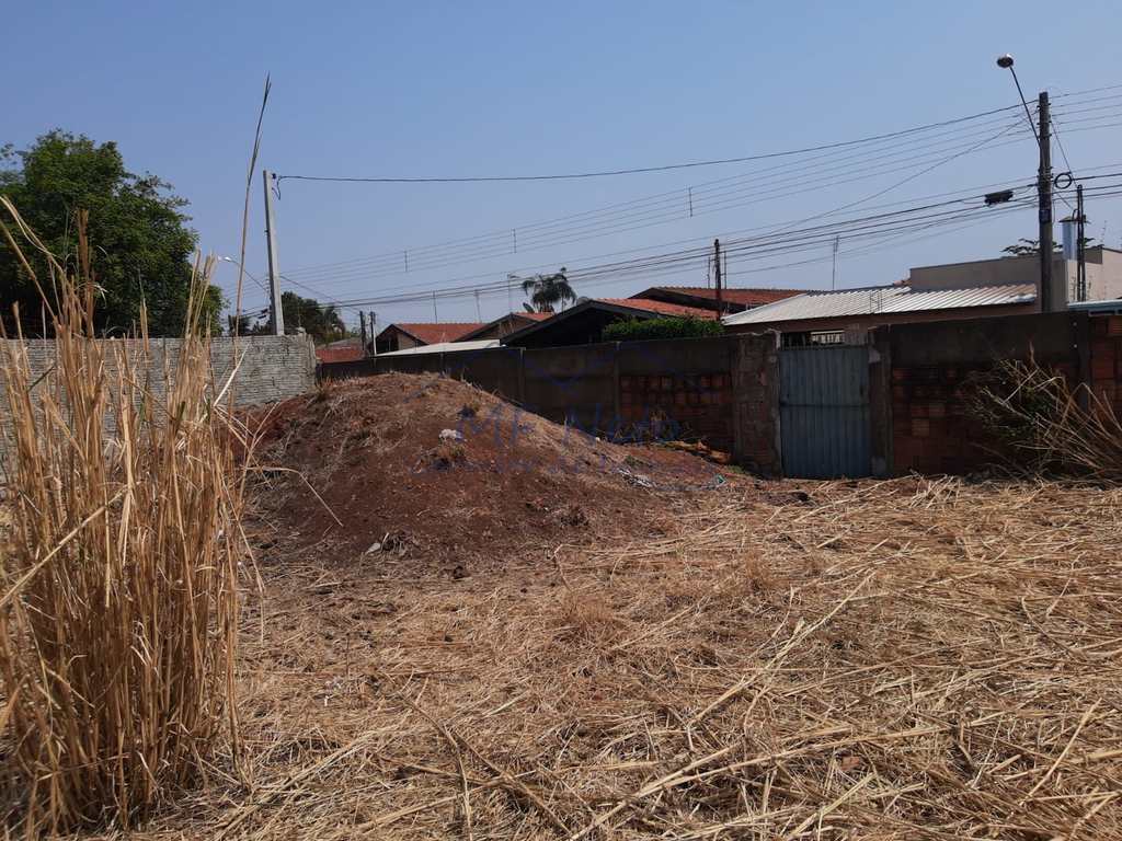 Terreno em Pirassununga, no bairro Vila Malaquias