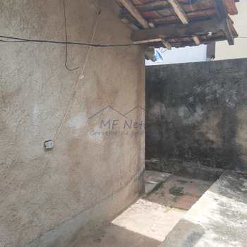 Casa em Pirassununga, bairro Centro