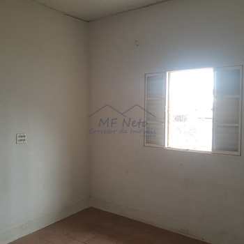 Casa em Pirassununga, bairro Centro