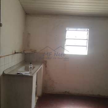 Casa em Pirassununga, bairro Centro