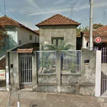 Casa em Pirassununga, bairro Centro