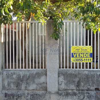 Casa em Pirassununga, bairro Centro