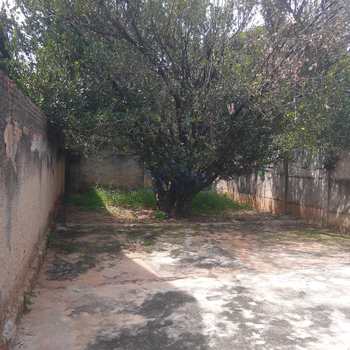Casa em Pirassununga, bairro Centro