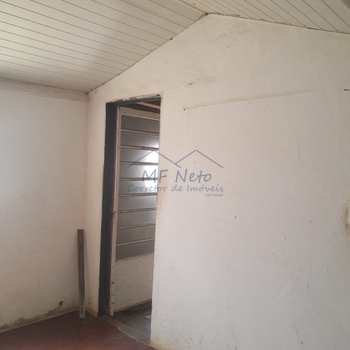 Casa em Pirassununga, bairro Centro