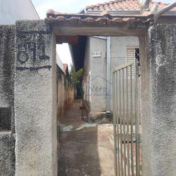 Casa em Pirassununga, bairro Centro