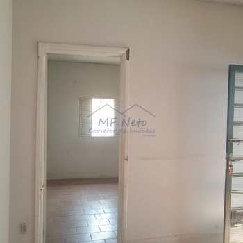 Casa em Pirassununga, bairro Centro