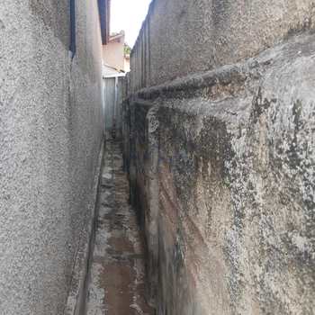 Casa em Pirassununga, bairro Centro