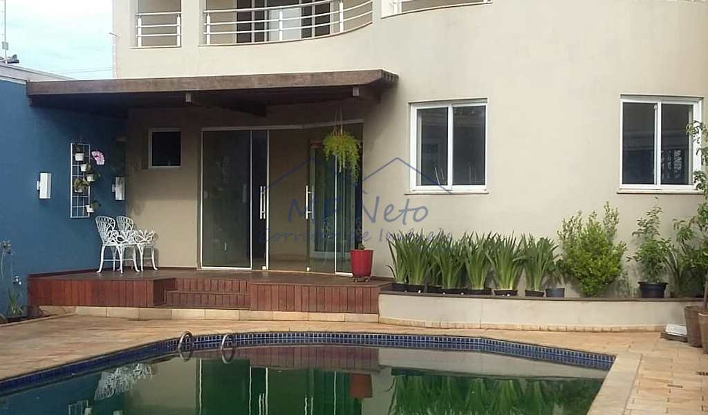 Casa, código 10132266 em Pirassununga, bairro Centro