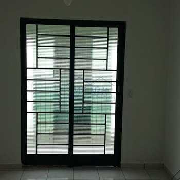 Apartamento em Pirassununga, bairro Residencial Suzana