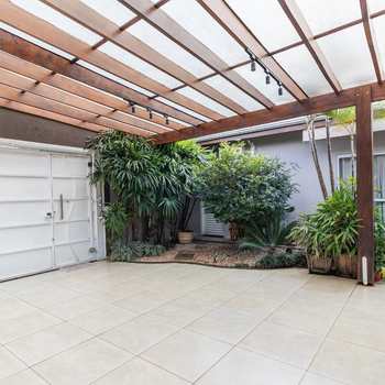 Casa em Pirassununga, bairro Jardim do Lago