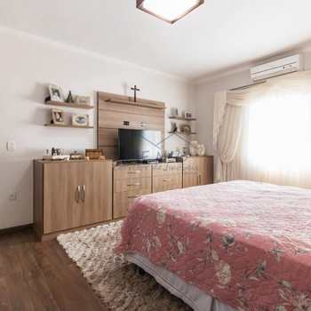 Casa em Pirassununga, bairro Jardim do Lago