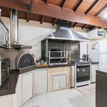 Casa em Pirassununga, bairro Jardim do Lago
