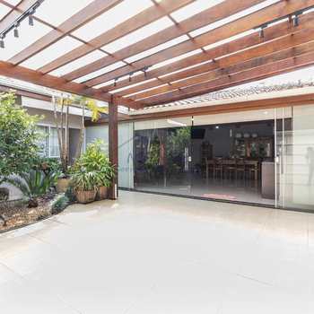 Casa em Pirassununga, bairro Jardim do Lago