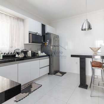 Casa em Pirassununga, bairro Jardim do Lago