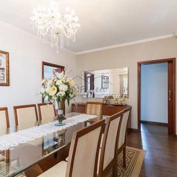 Casa em Pirassununga, bairro Jardim do Lago