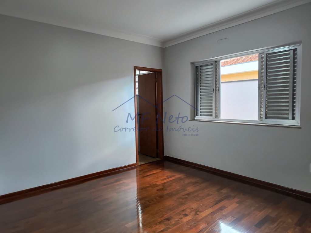 Casa em Pirassununga, no bairro Centro