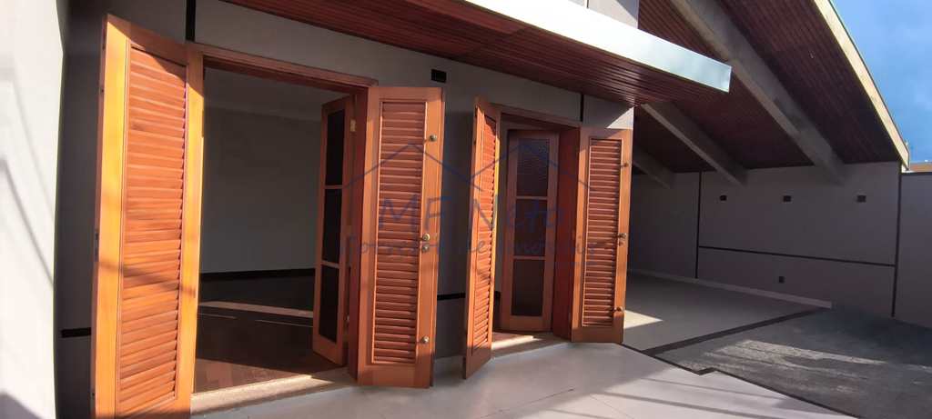 Casa em Pirassununga, no bairro Centro