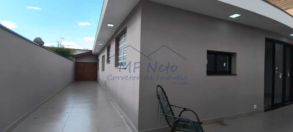 Casa em Pirassununga, no bairro Centro