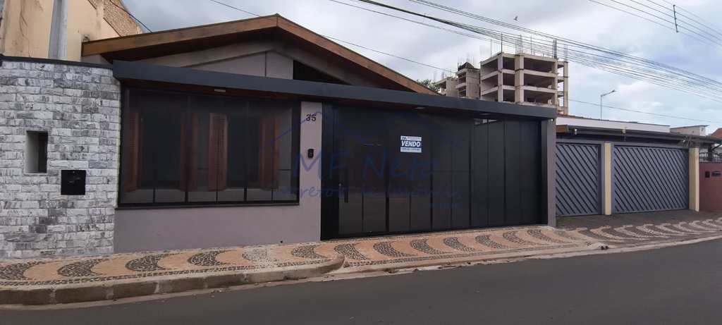 Casa em Pirassununga, no bairro Centro