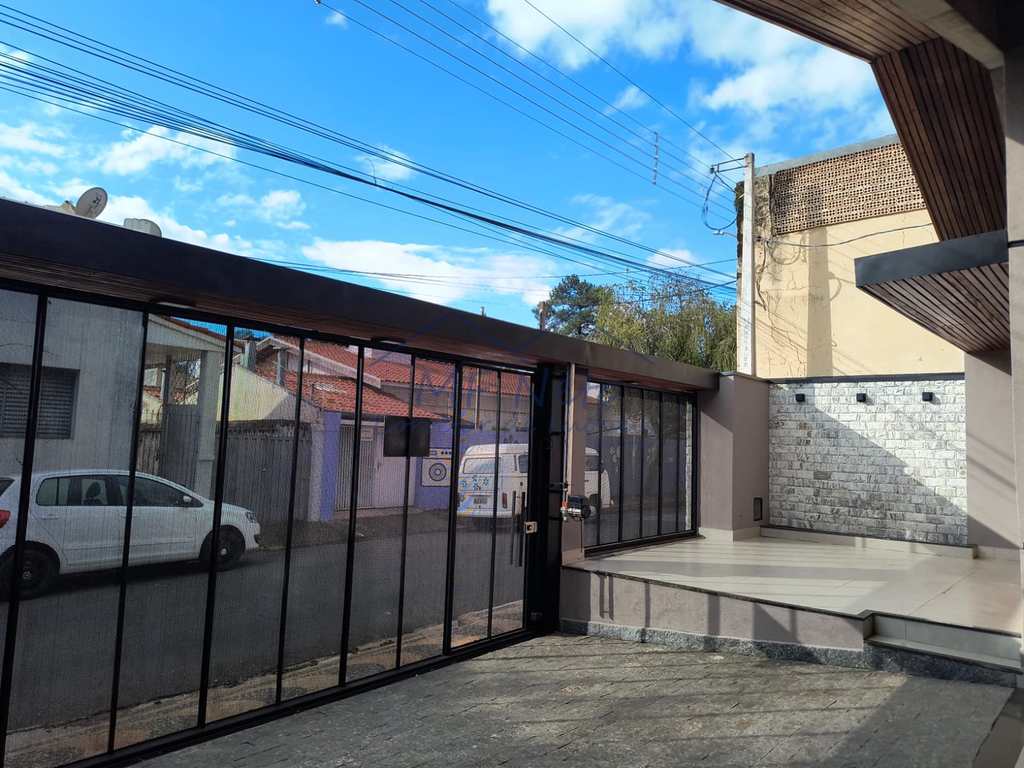 Casa em Pirassununga, no bairro Centro