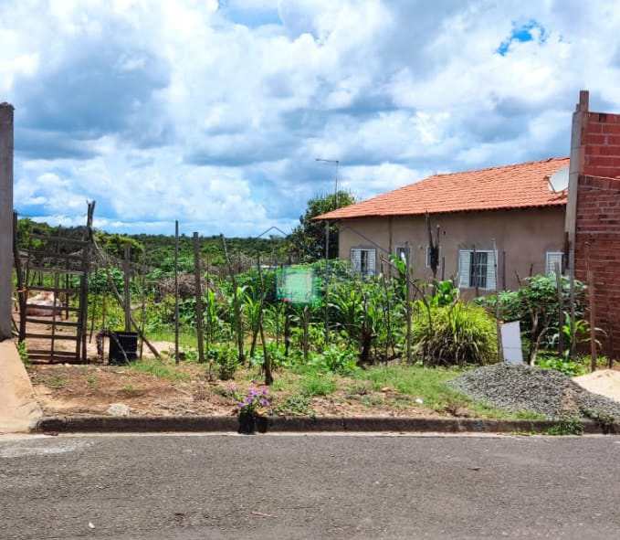 Terreno em Pirassununga, no bairro Vila Santa Fé