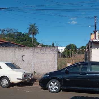 Terreno em Pirassununga, bairro Vila São Pedro