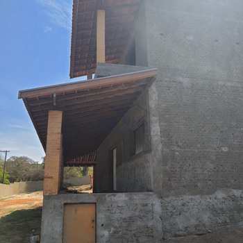 Chácara em Santa Rita do Passa Quatro, bairro Jardim Europa
