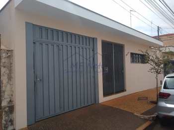 Casa, código 10132554 em Pirassununga, bairro Centro