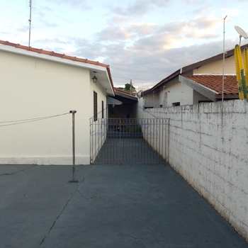 Casa em Pirassununga, bairro Jardim Eldorado