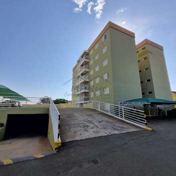 Apartamento em Pirassununga, bairro Residencial XV