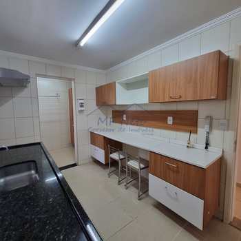 Apartamento em Pirassununga, bairro Residencial XV