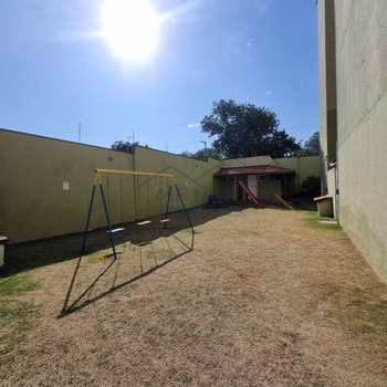 Apartamento em Pirassununga, bairro Residencial XV