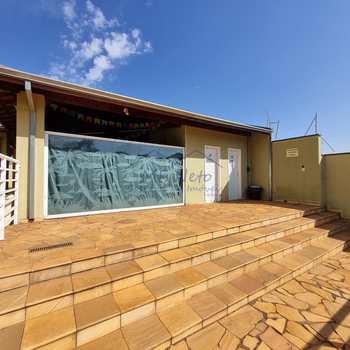 Apartamento em Pirassununga, bairro Residencial XV