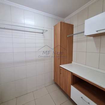 Apartamento em Pirassununga, bairro Residencial XV