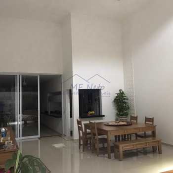 Casa de Condomínio em Pirassununga, bairro Jardim Primavera