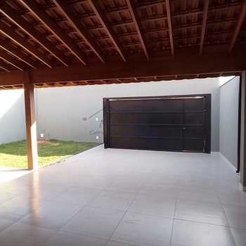 Casa em Pirassununga, bairro Jardim Residencial San Martinho