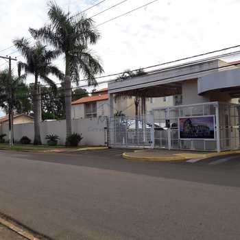 Apartamento em Pirassununga, bairro Coliseu Residence