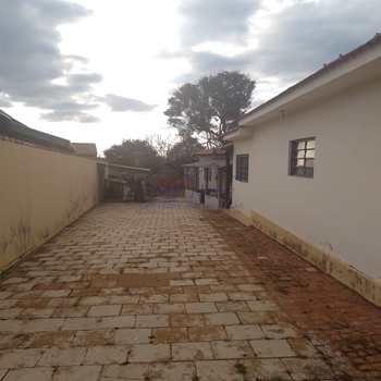 Casa em Pirassununga, bairro Centro