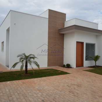 Casa em Pirassununga, bairro Jardim Girassol