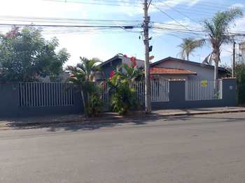 Casa, código 10132764 em Pirassununga, bairro Cidade Jardim
