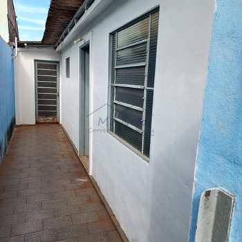 Casa em Pirassununga, bairro Vila Esperança