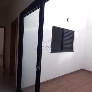 Casa de Condomínio em Pirassununga, bairro Jardim Treviso