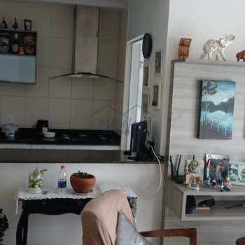 Apartamento em Pirassununga, bairro Residencial Herminia Beck