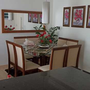 Apartamento em Pirassununga, bairro Residencial Herminia Beck