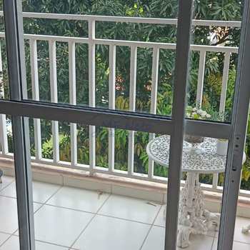 Apartamento em Pirassununga, bairro Residencial Herminia Beck