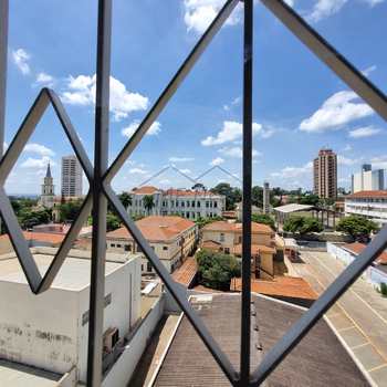 Apartamento em Pirassununga, bairro Edifício Pioneiro - Centro