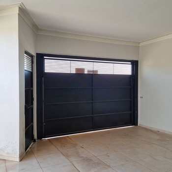 Casa em Pirassununga, bairro Terramérica