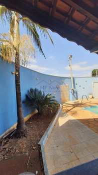 Casa, código 10132948 em Pirassununga, bairro Jardim Residence Rio Verde