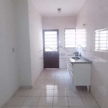 Casa em Pirassununga, bairro Vila Pinheiro