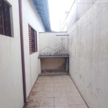 Casa em Pirassununga, bairro Vila Pinheiro